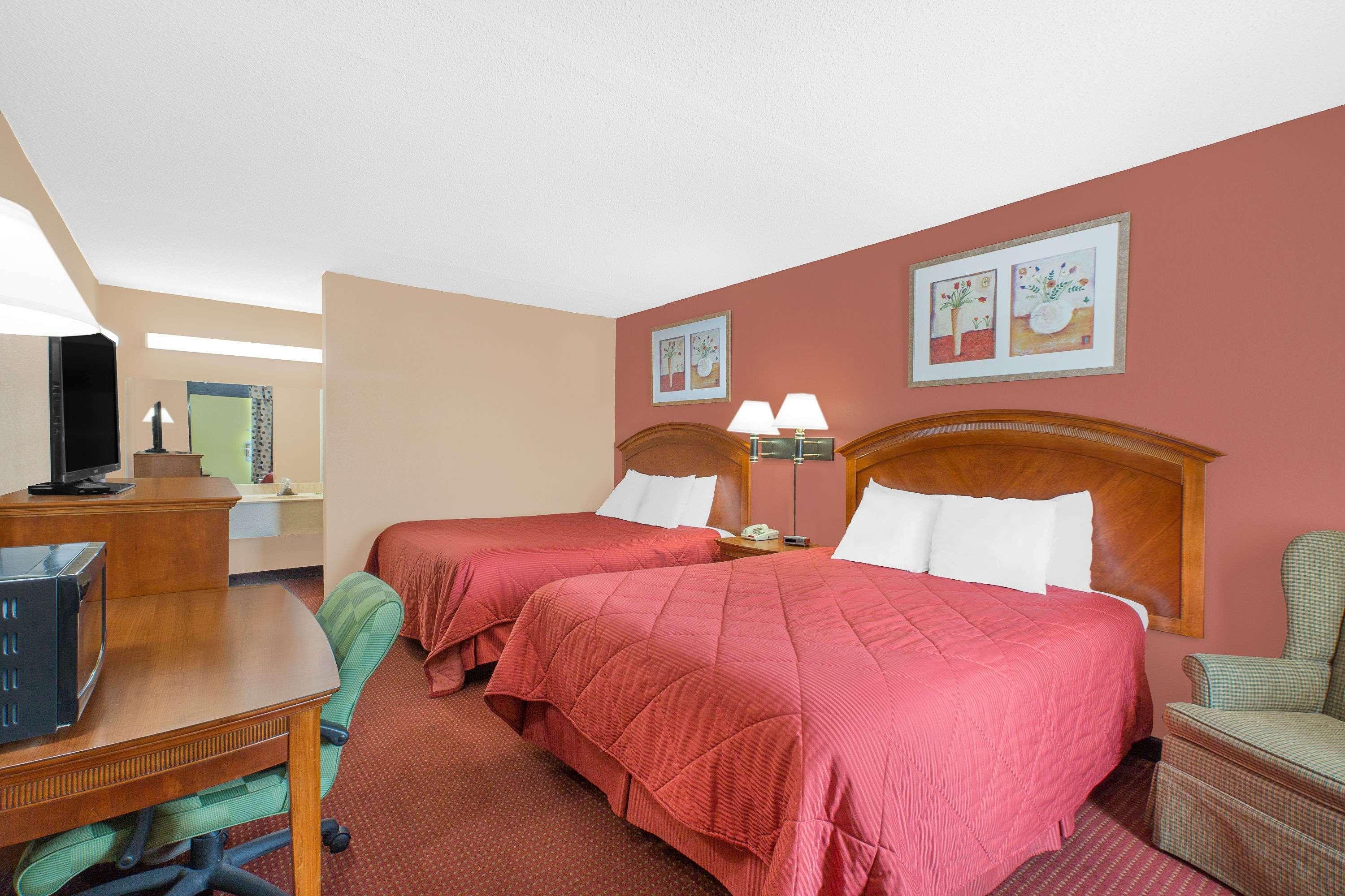 ซูเปอร์ 8 บาย วินด์แฮม แมเรียน นอร์ทแคโรไลนา Hotel ภายนอก รูปภาพ