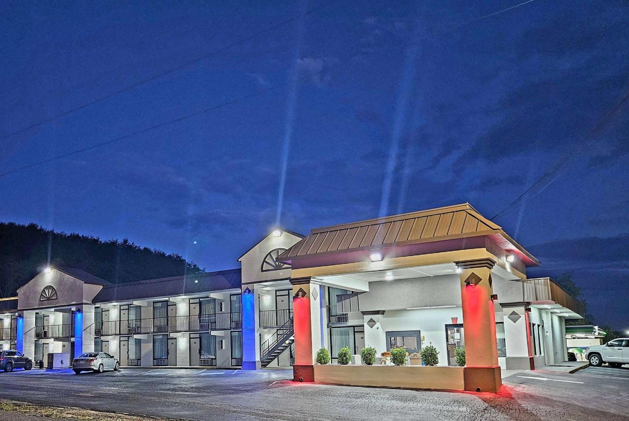 ซูเปอร์ 8 บาย วินด์แฮม แมเรียน นอร์ทแคโรไลนา Hotel ภายนอก รูปภาพ